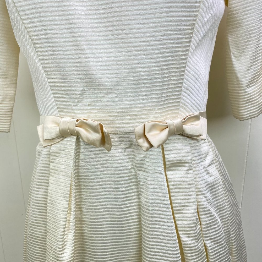 Vintage Ivory Ribbon Bow & Trim Wedding Dress - Picture 3 of 14